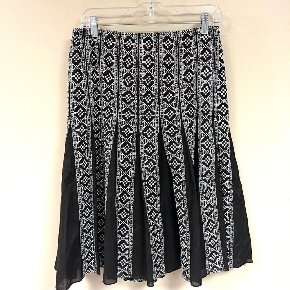 Ann Taylor brown embroidered a line skirt Sz 8